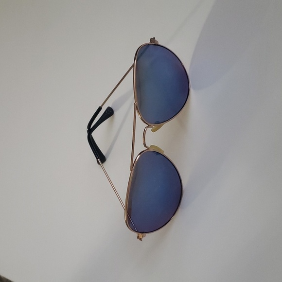 F21 Aviator Sunglasses 🕶 - Picture 2 of 11